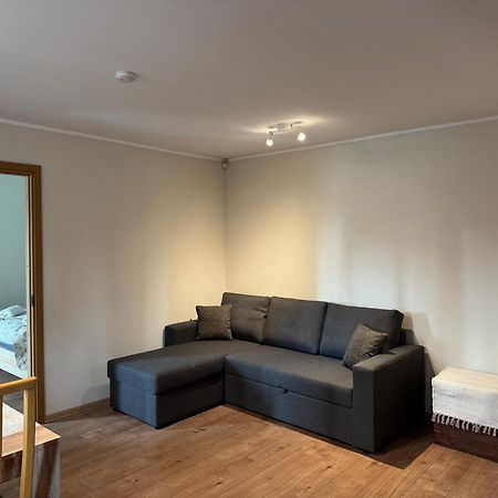 Dikol Two-Room Apartment-Self Check-In & Free Parking Near City Center Tallinn Buitenkant foto